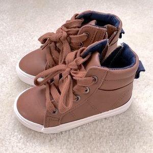 Cat & Jack Toddler Shoes - size 6 - Boys - Tan